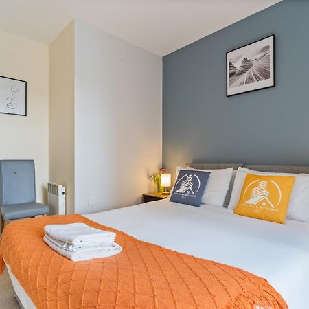 247 Serviced Accommodation In Telford 2 Bedroom Apartment Exterior foto